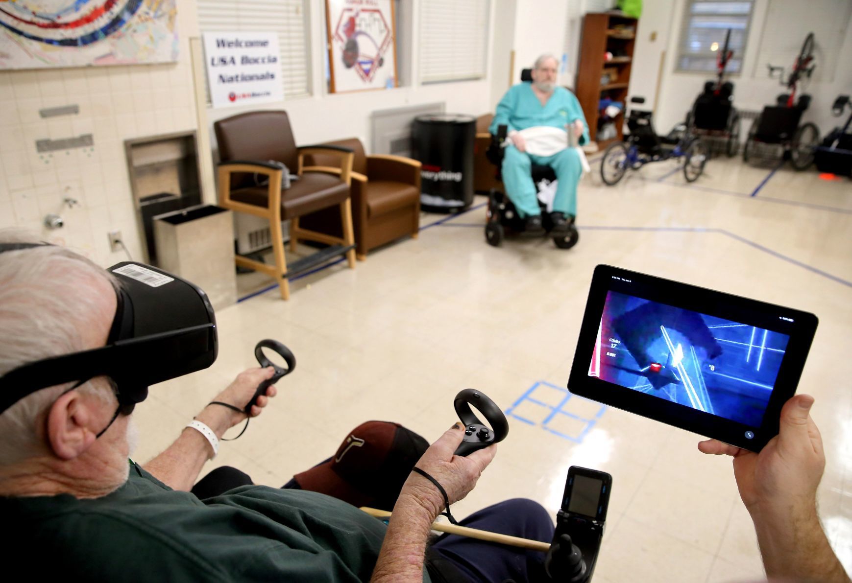 Veterans with spinal cord injuries use virtual reality at St. Louis VA